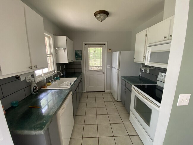 Building Photo - 5115 Buckingham Ct