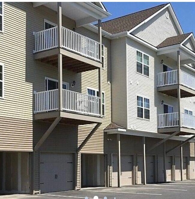 Building Photo - 23 Northern Pines Rd