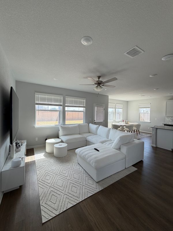 Foto del edificio - 6554 Marsh Ln