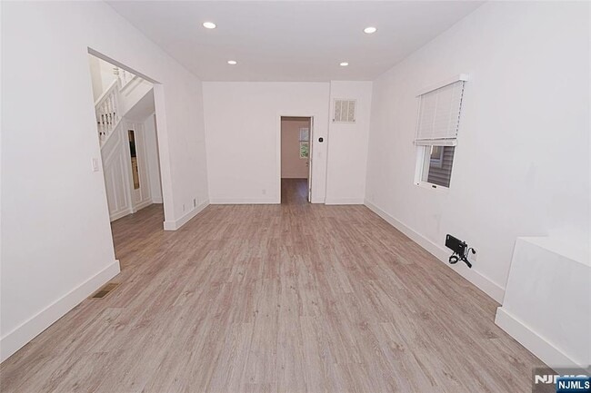 Building Photo - 34 Hilliard Ave