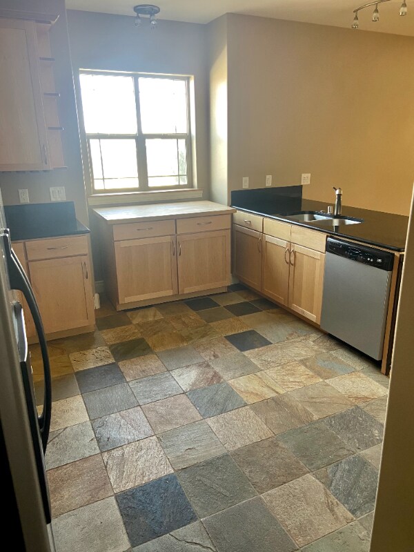 Foto del edificio - 2561 Overlook Blvd