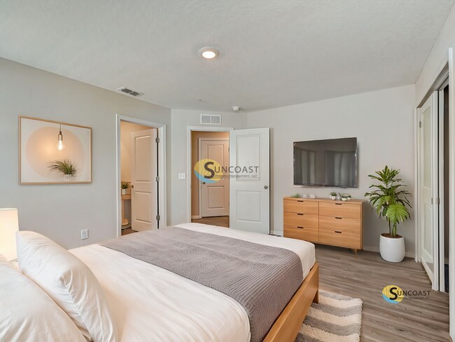 Building Photo - FIRST 2 MONTHS RENT FREE! APPLY TODAY