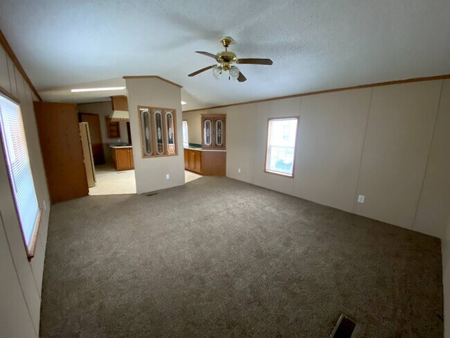 Foto del edificio - 4184 Bickel St