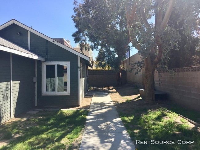 Foto del edificio - 1 bedroom in Lancaster CA 93534