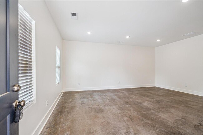 Foto del edificio - 3556 Carnes Ave