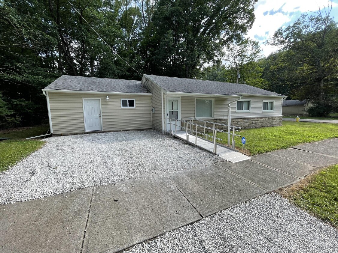 1391 Cordova Ave, Akron, OH 44320 House Rental in Akron, OH