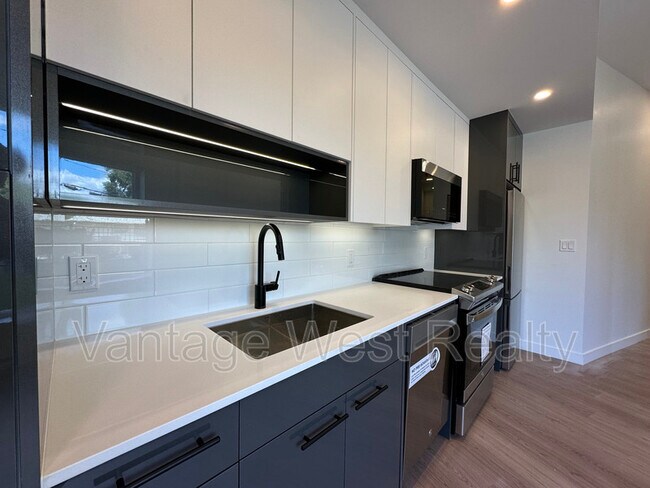 Photo du bâtiment - 1381 Belaire Ave