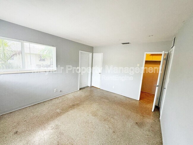 Building Photo - 40 NW 32nd Ave