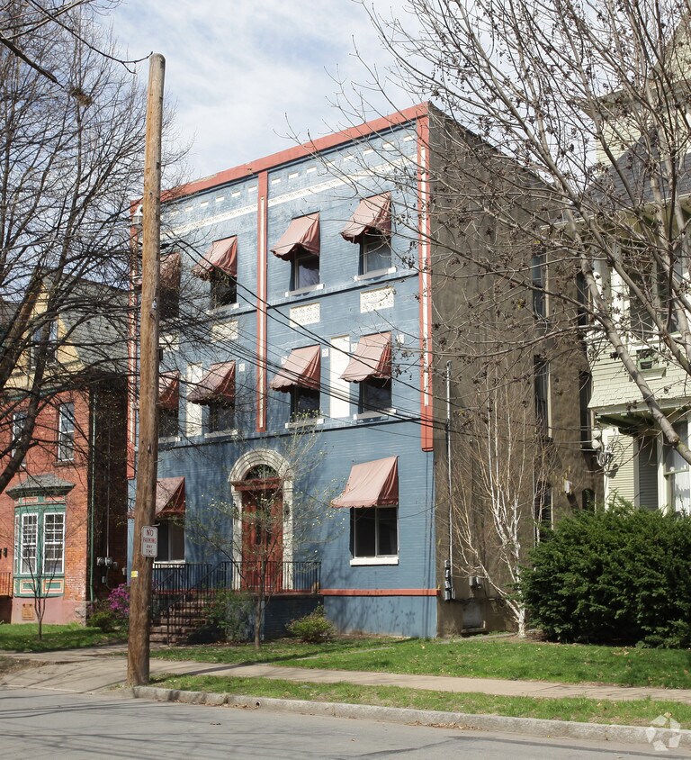 Foto del edificio - 447 S Franklin St