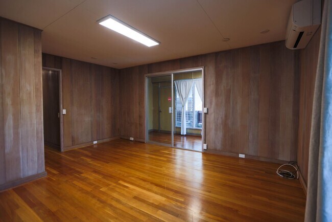 Foto del edificio - Well Maintained home in Manoa Valley, 3 bedrooms, 2 baths