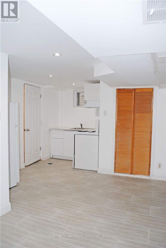 Photo du bâtiment - 42 St Dunstan Dr