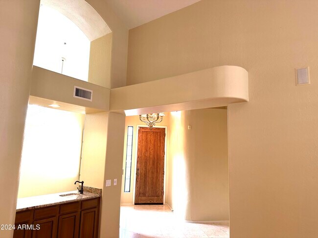 Foto del edificio - 8253 E Cortez Dr