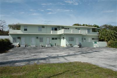 Primary Photo - Charlynn Apartment Building