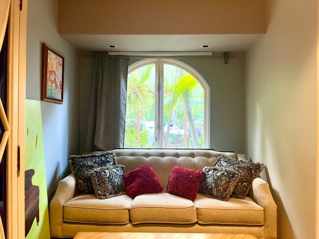Foto del edificio - 9326 Readcrest Dr