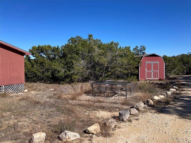 Foto del edificio - 7445 McGregor Ln