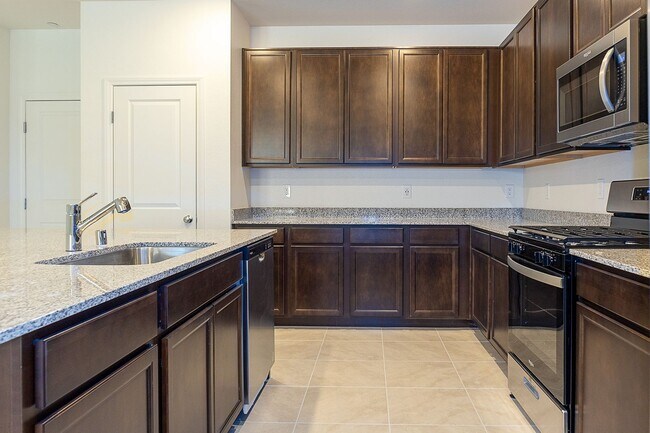 Building Photo - Brand new townhome in Inspirada