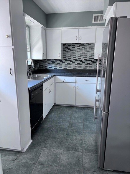 Foto del edificio - 5050 Matilda St