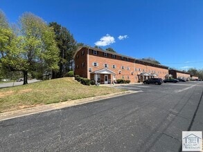 Building Photo - 27 Laurel Gate Cir