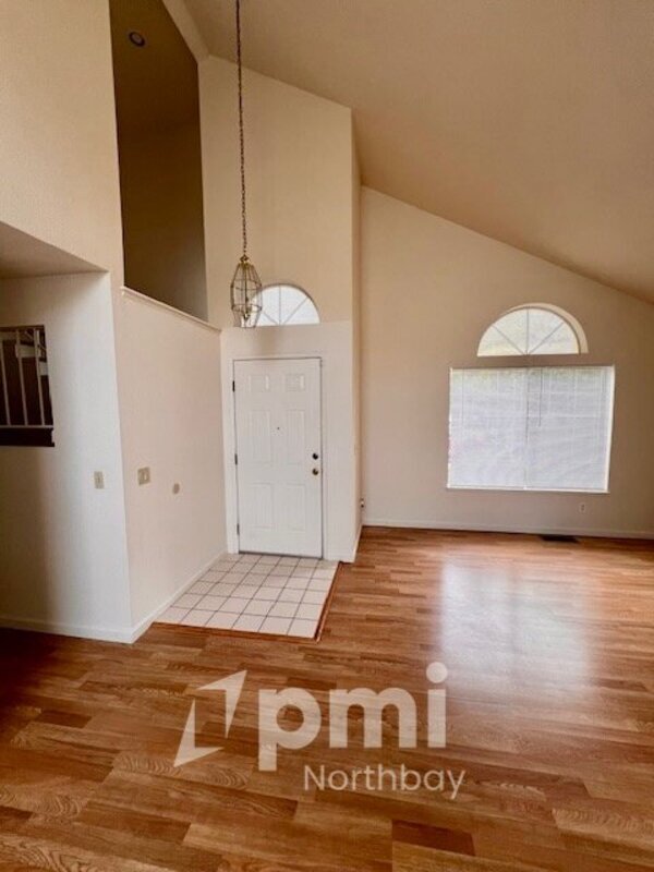 Foto del edificio - 446 Merlot Ln