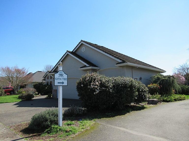 Primary Photo - 960 Tukwila Dr
