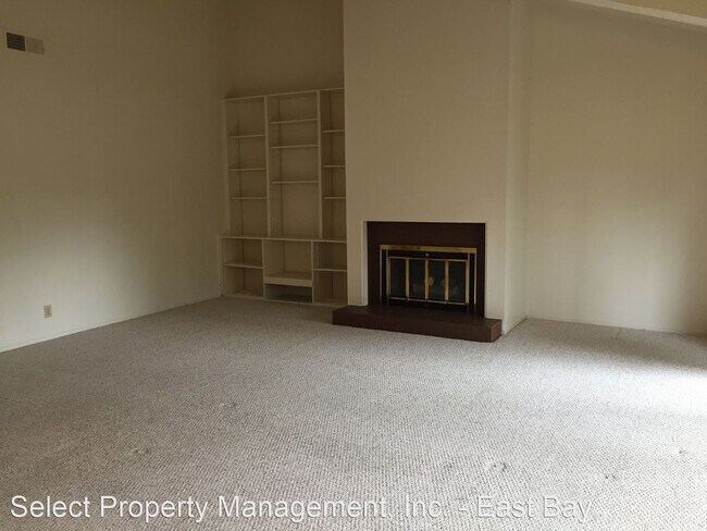 Building Photo - 2 br, 2 bath House - 3284 La Mesa Drive #2