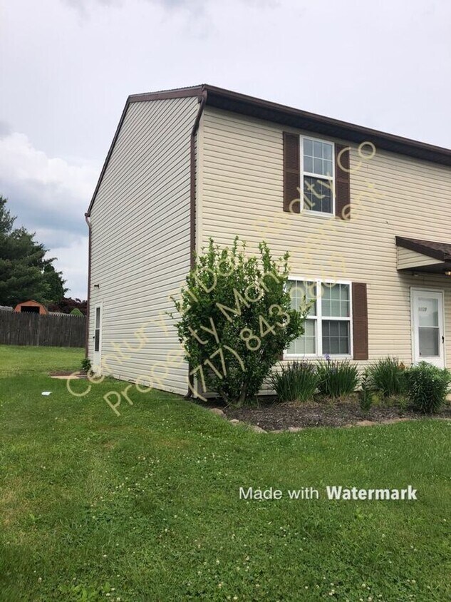 Primary Photo - Newly Renovated 2 BR Townhome in Dover Sch...