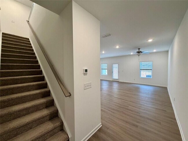 Building Photo - 5333 Frontier Ct