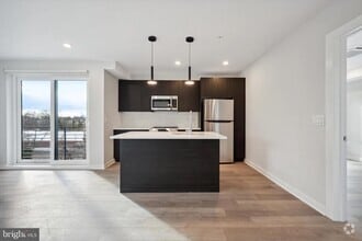 Building Photo - 3449 Scotts Ln