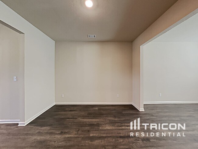 Building Photo - 172 Oliver Dr