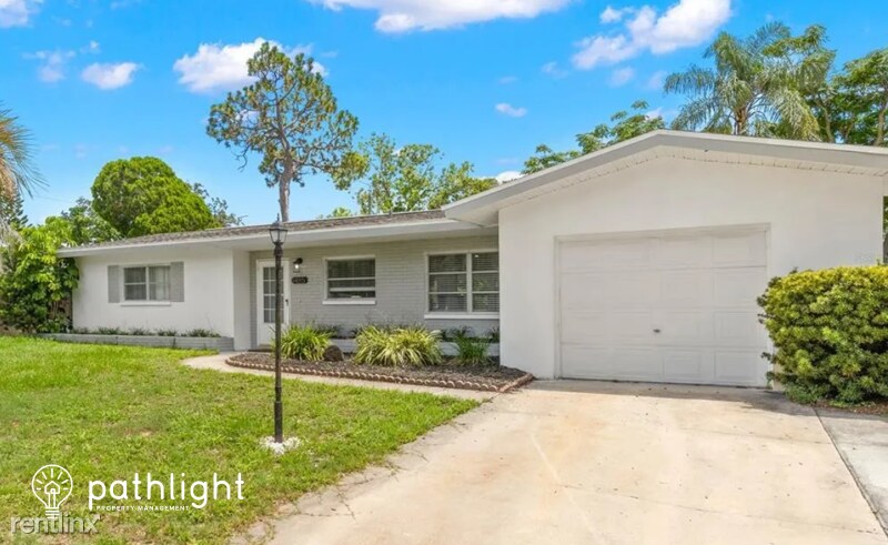Foto principal - 3 br, 2 bath House - 1485 Cambridge Drive ...