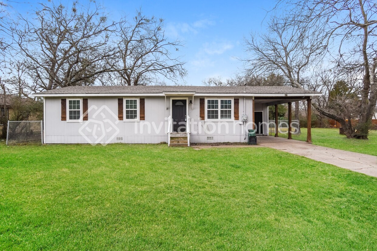 606 College Mound House Rental in Terrell, TX