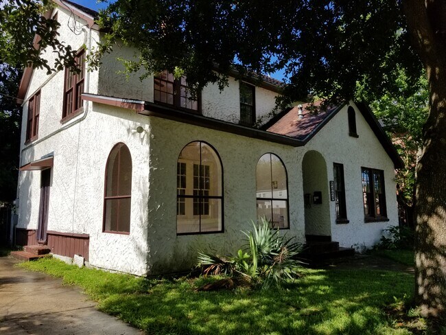 Building Photo - 2525 Liberty