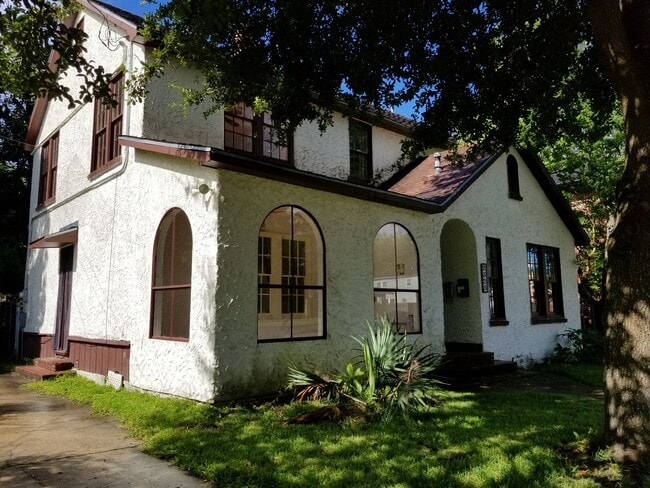 Building Photo - 2525 Liberty