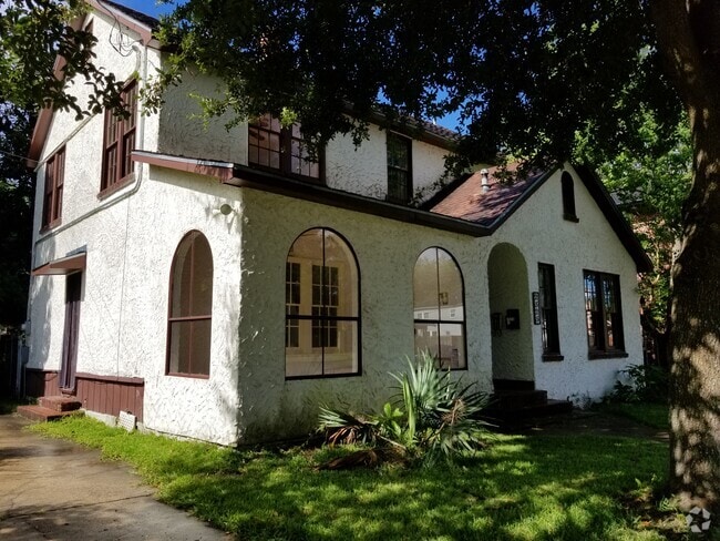 Building Photo - 2525 Liberty