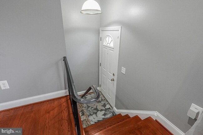 Building Photo - 6912 Eilerson St