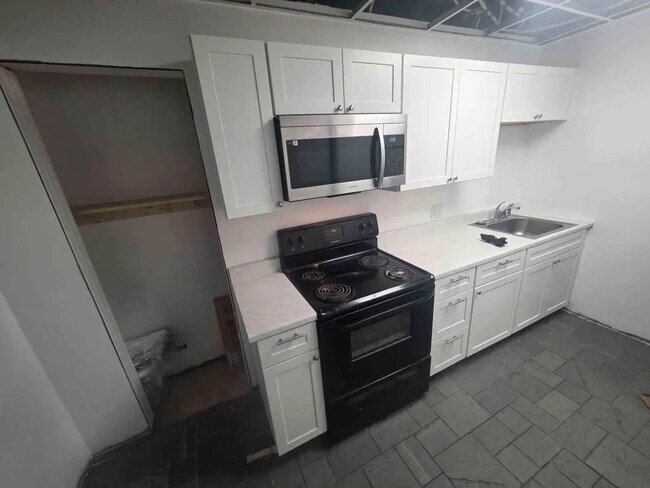 Building Photo - 1411 McColloch St