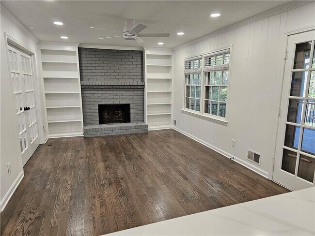 Foto del edificio - 4536 Mountain Creek Dr