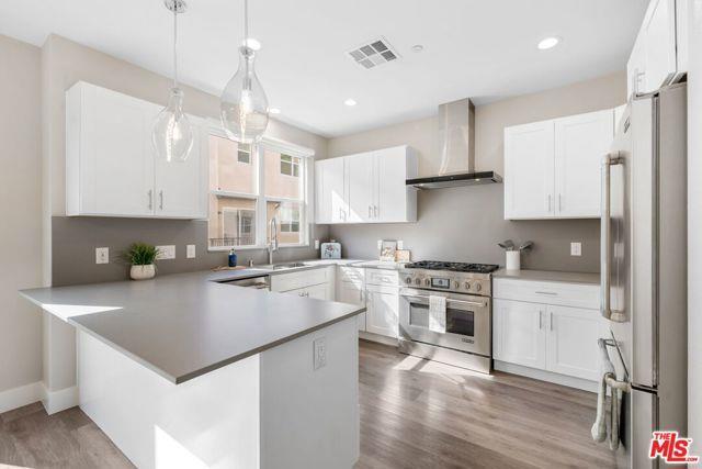 Foto del edificio - 4444 Paxton Pl