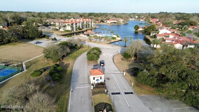 Foto del edificio - 4632 Corrientes Cir N