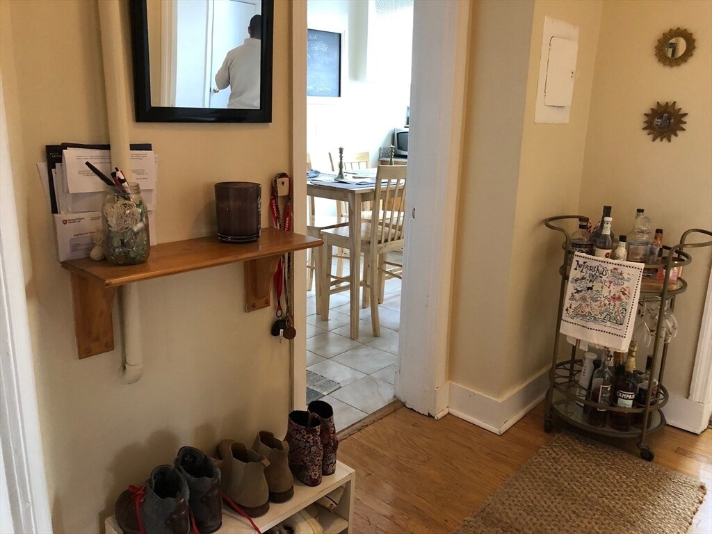 Primary Photo - 246 S Huntington Ave