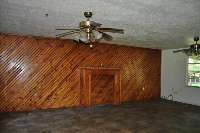 Building Photo - 2101 County Road 4120