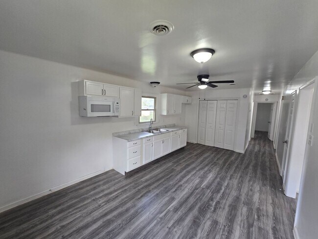 Foto del edificio - 3 bedroom home in Chesterfield County