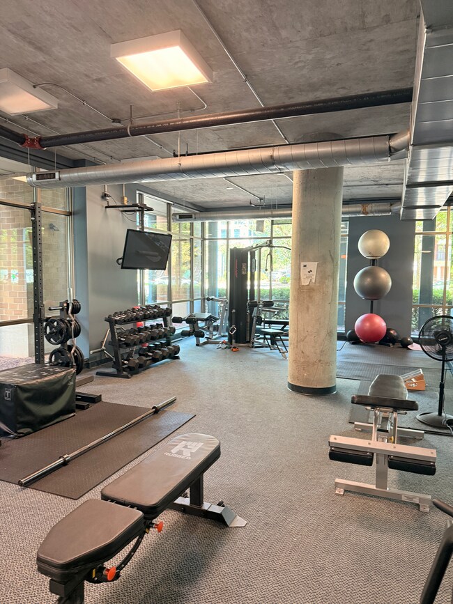 Foto del edificio - 125 E 13th St