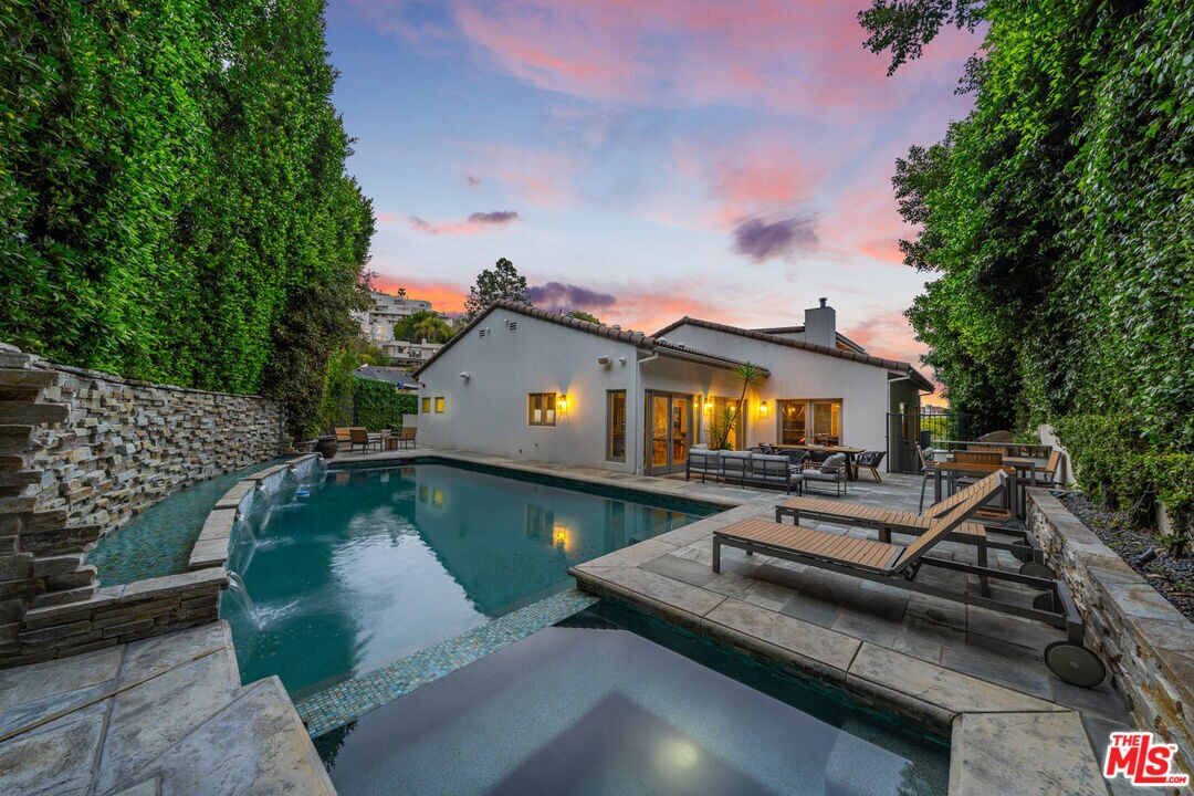 Foto principal - 1655 N Crescent Heights Blvd