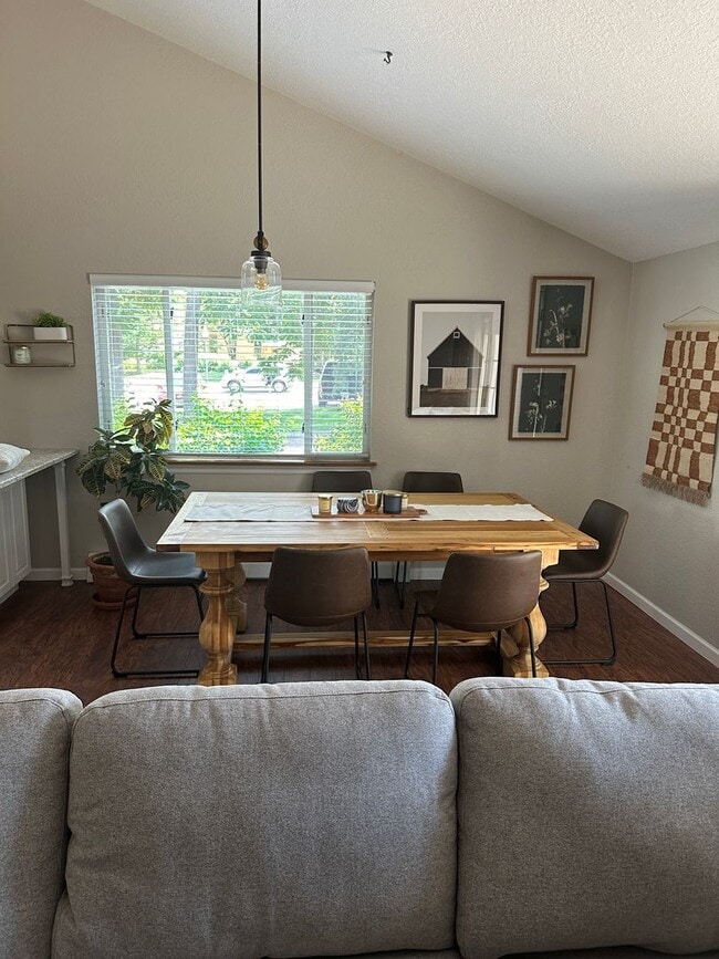 Photo - 2807 Benton St. Apartment