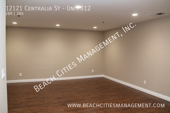 Building Photo - 12121 Centralia St