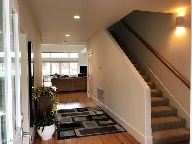 Foto del edificio - 5 br, 4 bath House - 2180 Valparaiso Avenue