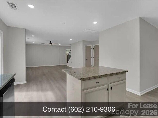 Building Photo - 3620 Alexander Forest Dr