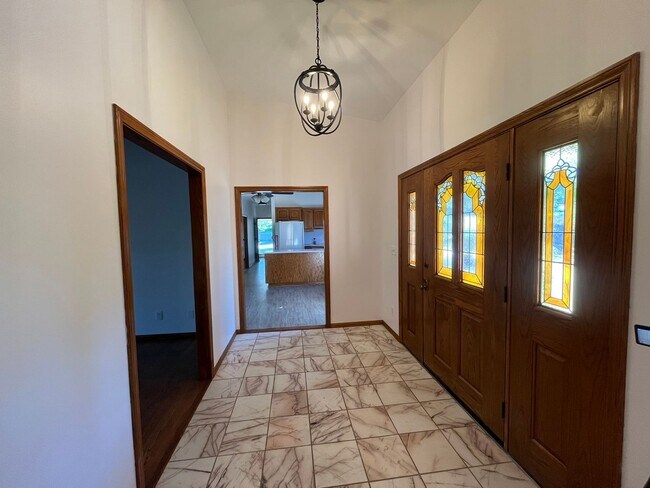 Foto del edificio - 18655 Oak Ridge Ln