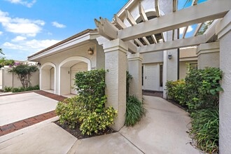 Building Photo - 3881 Back Bay Dr